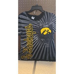 Creative Apparel womans Iowa Hawkeyes shirt size medium.